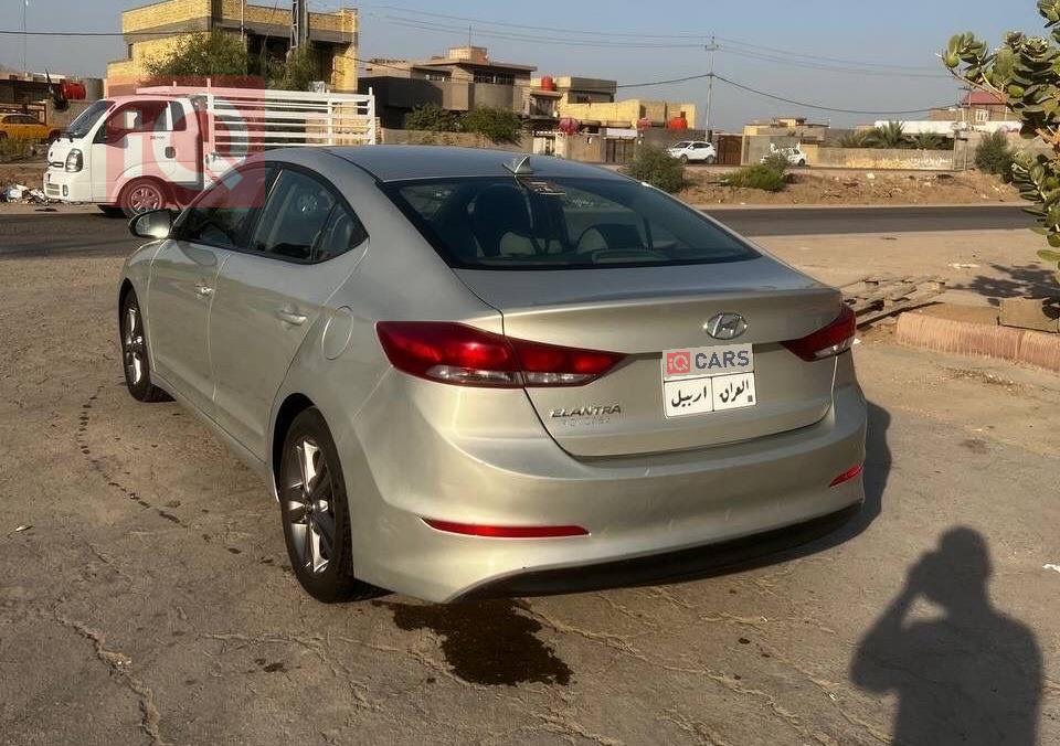 هیوندای ئەلەنترا